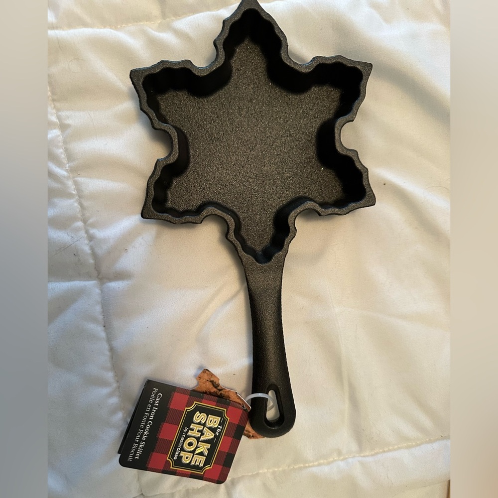Snowflake Mini Cast Iron Skillet New!